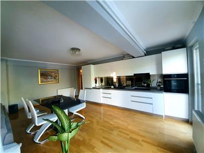 Apartament spatios 81 mp amplasat in zona centrala la cheie! Cluj-Napoca