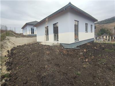 Casa individuala pe un nivel, Su 114 mp, Sc 164 mp, S teren 700 mp semifinisata.