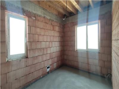 Unitate duplex semifinisata 120 mp pe teren de 500 mp. Zona Corusu.