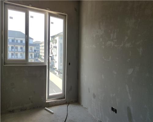 Apartament finisat decomandat cu 2 camere plus 2 balcoane. Su 53.41. Su balcoane 8,34 mp.