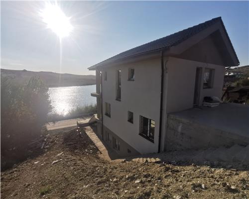 Casa de vanzare 190 mp utili, teren 250 mp in Chinteni semifinisata!!