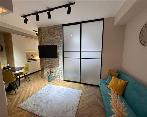Apartament la cheie cu 2 camere plus balcon, etaj intermediar! Floresti