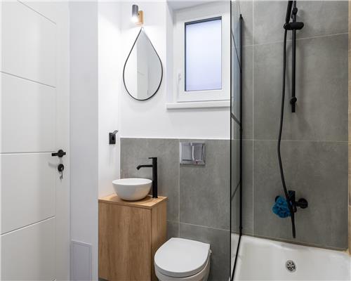 La cheie casa, finisaje si mobilier premium, terasa si gradina in Floresti.