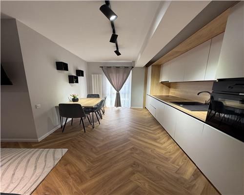 Apartament la cheie lux, living si bucatarie, 2 dormitoare, dressing si gradina 10 mp.
