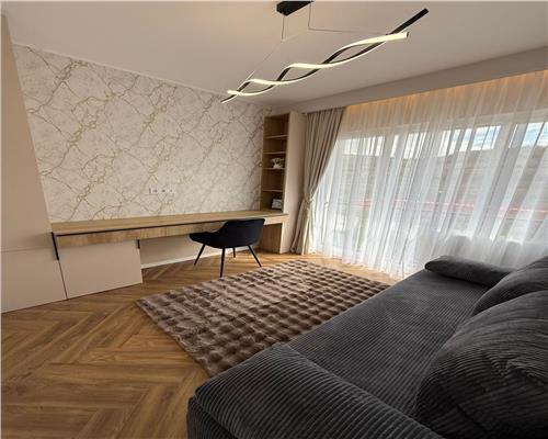 Apartament la cheie lux, living si bucatarie, 2 dormitoare, dressing si gradina 10 mp.