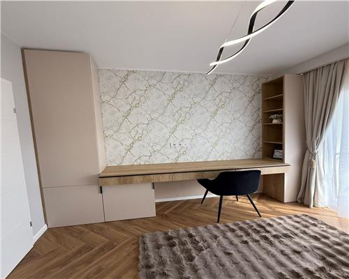 Apartament la cheie lux, living si bucatarie, 2 dormitoare, dressing si gradina 10 mp.
