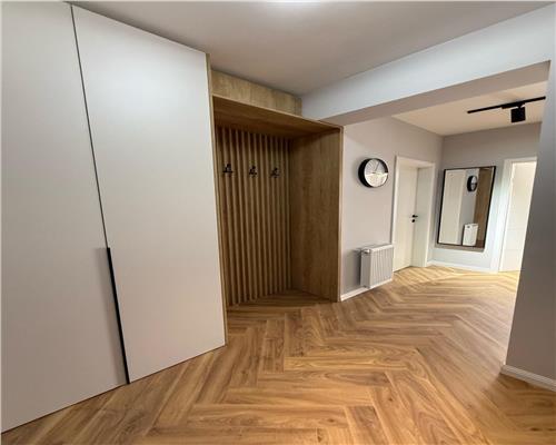 Apartament la cheie lux, living si bucatarie, 2 dormitoare, dressing si gradina 10 mp. Floresti