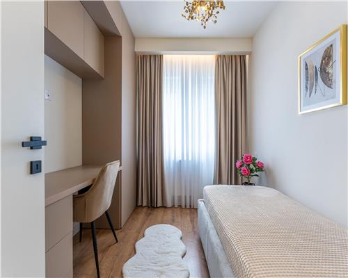 Apartament la cheie lux, living si bucatarie, 2 dormitoare, 1 baie, etaj intermediar!