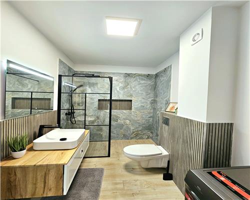 Apartament la cheie cu 2 camere decomandat, dressing si 2 terase!