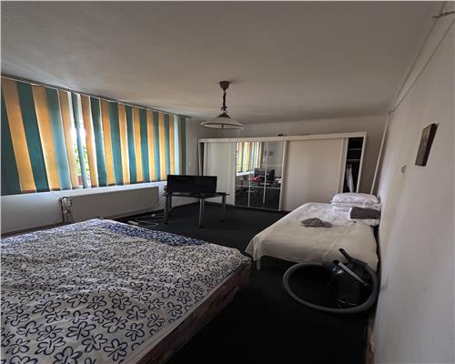 Casa indviduala cu 3 camere, living, bucatarie, 2 bai si mansarda in apropiere de Gherla!