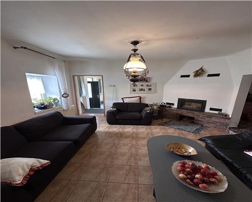 Casa indviduala cu 3 camere, living, bucatarie, 2 bai si mansarda in apropiere de Gherla!