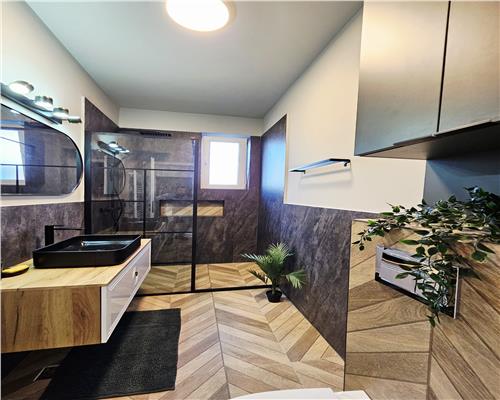 Apartament lux, la cheie cu 2 camere plus terasa foarte generoasa in Floresti!