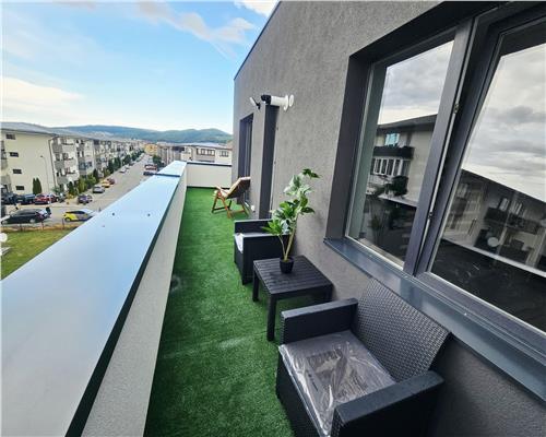 Apartament lux, la cheie cu 2 camere plus terasa foarte generoasa in Floresti!