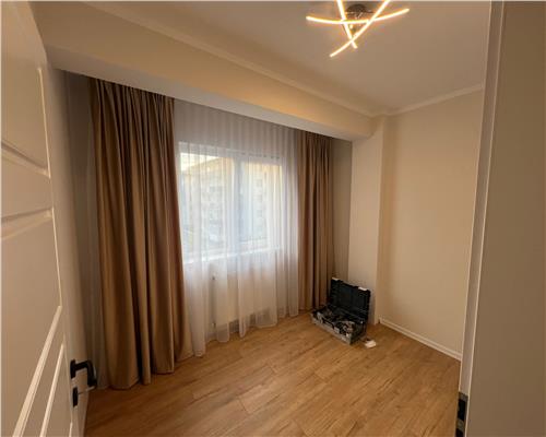 Apartament cu 3 camere lux mobilat si utilat, etaj intermediar in Floresti!
