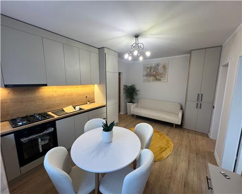 Apartament cu 3 camere lux mobilat si utilat, etaj intermediar in Floresti!