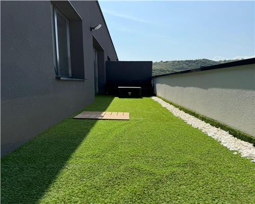 Apartament la cheie cu 3 camere, finisaje superioare plus terasa in Floresti.