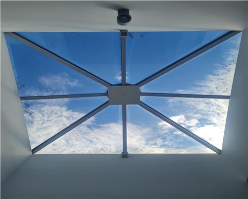 Un refugiu discret, unde lumina si armonia scriu povestea casei! Cu o suprafata de 317 mp utili pe o suprafata de 988 mp teren, zona premium!