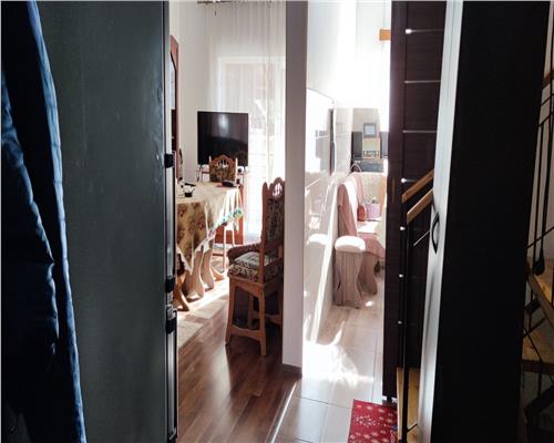 Comision 0%! Locul unde confortul devine acasa! Casa insiruita spatioasa zona Florilor!