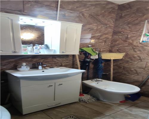 Comision 0%! Locul unde confortul devine acasa! Casa insiruita spatioasa zona Florilor!