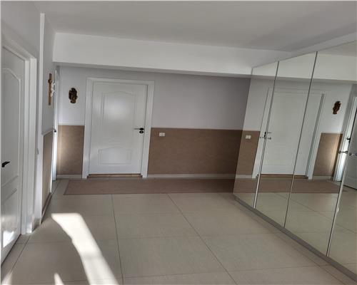 Apartament 2 camere, 60 mp/ 2 balcoane/ Etaj 1/ Parcare cu Cf/ Zona Florilor