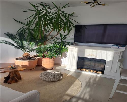 Apartament 2 camere, 60 mp/ 2 balcoane/ Etaj 1/ Parcare cu Cf/ Zona Florilor