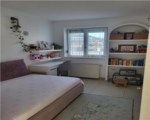 Apartament 2 camere, 60 mp/ 2 balcoane/ Etaj 1/ Parcare cu Cf/ Zona Florilor