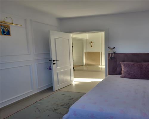 Apartament 2 camere, 60 mp/ 2 balcoane/ Etaj 1/ Parcare cu Cf/ Zona Florilor