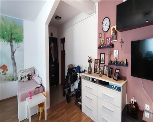 Apartament cu 2 camere, 58 mp plus balcon 8 mp, parcare cu Cf. Zona Eroilor. Posibilitate de recompartimentare!
