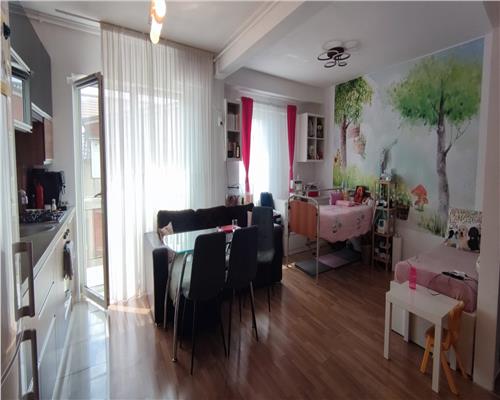 Apartament cu 2 camere, 58 mp plus balcon 8 mp, parcare cu Cf. Zona Eroilor. Posibilitate de recompartimentare!