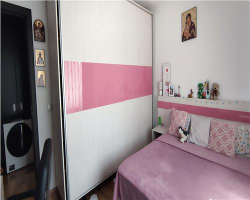 Apartament cu 2 camere, 58 mp plus balcon 8 mp, parcare cu Cf. Zona Eroilor. Posibilitate de recompartimentare!