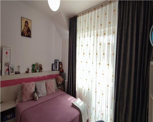 Apartament cu 2 camere, 58 mp plus balcon 8 mp, parcare cu Cf. Zona Eroilor. Posibilitate de recompartimentare!