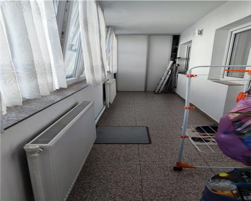 Propietate rara in Manastur, apartament cu 5 camere, balcon si pivnita, zona OMV!