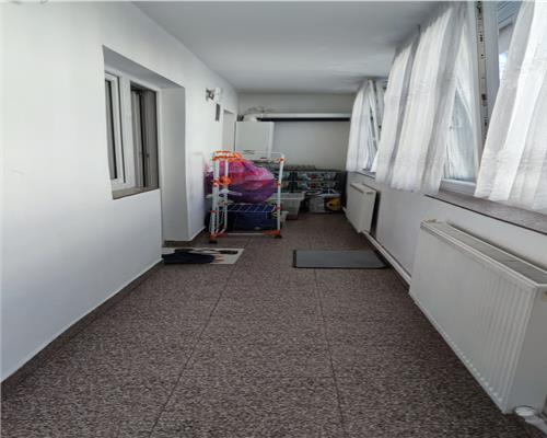 Propietate rara in Manastur, apartament cu 5 camere, balcon si pivnita, zona OMV!