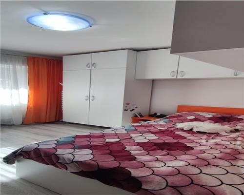 Propietate rara in Manastur, apartament cu 5 camere, balcon si pivnita, zona OMV!