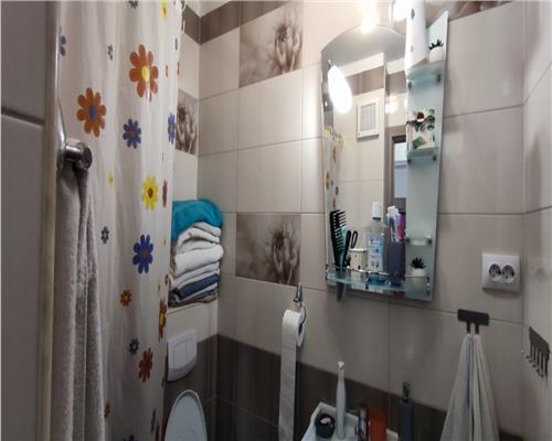 Propietate rara in Manastur, apartament cu 5 camere, balcon si pivnita, zona OMV!