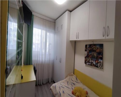 Propietate rara in Manastur, apartament cu 5 camere, balcon si pivnita, zona OMV!