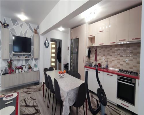 Propietate rara in Manastur, apartament cu 5 camere, balcon si pivnita, zona OMV!