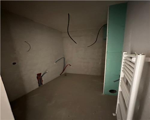 Apartament semifinisat in Floresti, 55 mp plus balcon, etaj intermediar Tva taxare inversa / pret foarte bun / mp!
