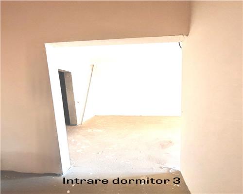 Apartament semifinisat 80 mp, 4 camere, 2 bai plus logie 10 mp, zona Tineretului!