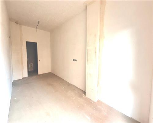 Apartament semifinisat 80 mp, 4 camere, 2 bai plus logie 10 mp, zona Tineretului!