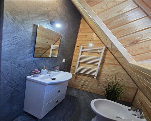 Cabana AFrame premium – confort, natură și intimitate!