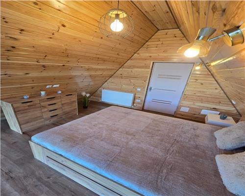 Cabana AFrame premium – confort, natură și intimitate!