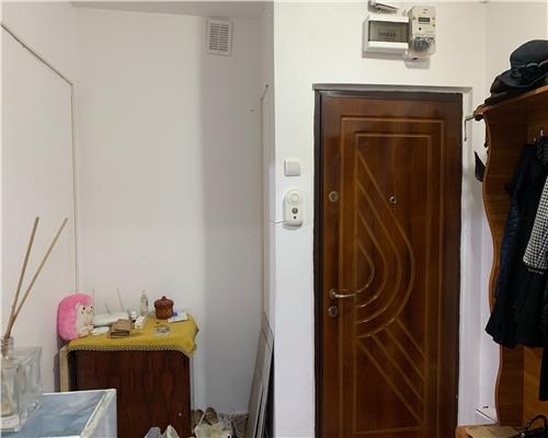 Apartament 2 camere + bucătărie, renovat recent, cu parcare – Dealul Florilor, Dej