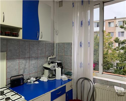 Apartament 2 camere + bucătărie, renovat recent, cu parcare – Dealul Florilor, Dej