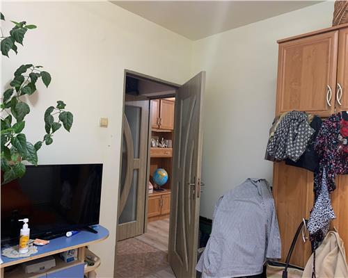 Apartament 2 camere + bucătărie, renovat recent, cu parcare – Dealul Florilor, Dej