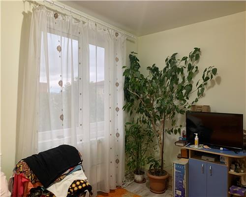 Apartament 2 camere + bucătărie, renovat recent, cu parcare – Dealul Florilor, Dej