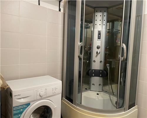 Apartament de inchiriat cu 2 camere, in zona Stejarului, 43mp, acces rapid la autobuz. 300 Euro.