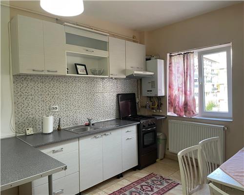 Apartament de inchiriat cu 2 camere, in zona Stejarului, 43mp, acces rapid la autobuz. 300 Euro.
