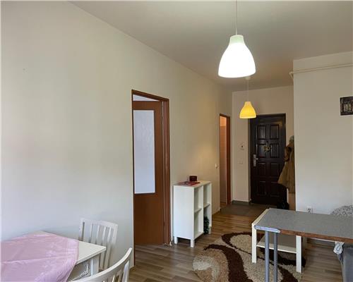 Apartament de inchiriat cu 2 camere, in zona Stejarului, 43mp, acces rapid la autobuz. 300 Euro.