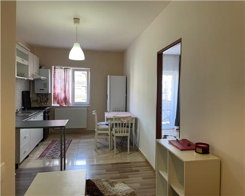 Apartament de inchiriat cu 2 camere, in zona Stejarului, 43mp, acces rapid la autobuz. 300 Euro.
